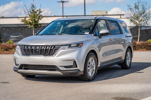 2023 Kia Carnival LX