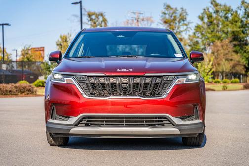 2023 Kia Carnival LX