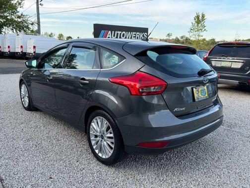 White Platinum Metallic Tri-Coat 2017 Ford Focus Titanium