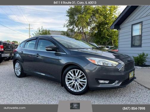 White Platinum Metallic Tri-Coat 2017 Ford Focus Titanium