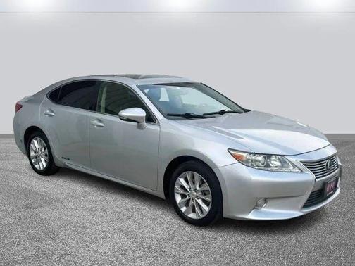 2015 Lexus ES 300h Base