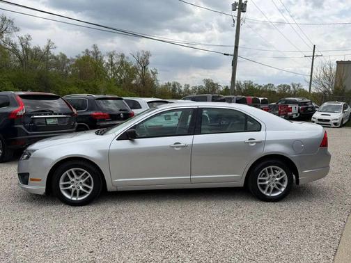 Ingot Silver Metallic 2012 Ford Fusion SE