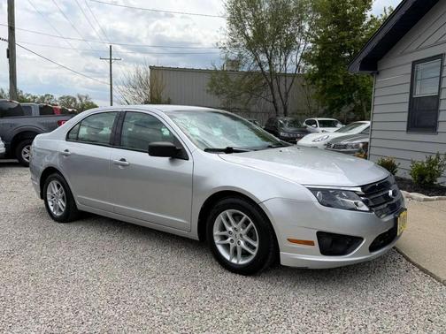 Ingot Silver Metallic 2012 Ford Fusion SE