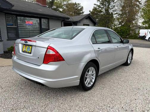 Ingot Silver Metallic 2012 Ford Fusion SE