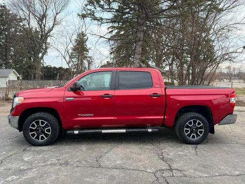 Barcelona Red Metallic 2016 Toyota Tundra SR5
