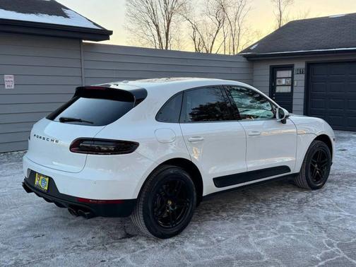 2018 Porsche Macan Sport Edition