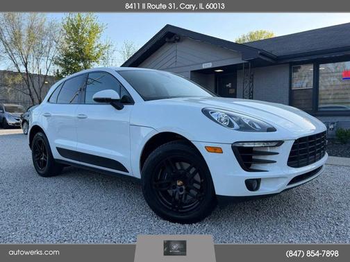 White 2018 Porsche Macan Macan Sport Edition