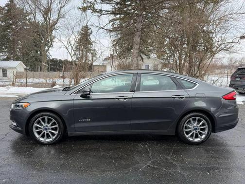 2017 Ford Fusion Hybrid SE