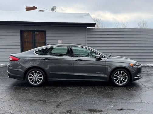 2017 Ford Fusion Hybrid SE