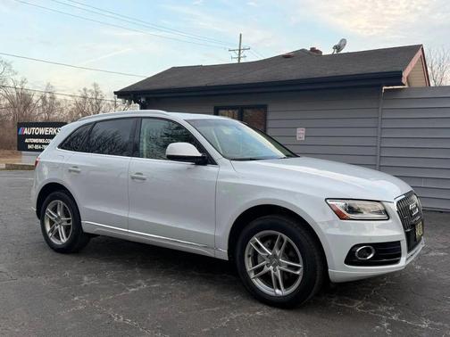 White 2017 Audi Q5 2.0T Premium