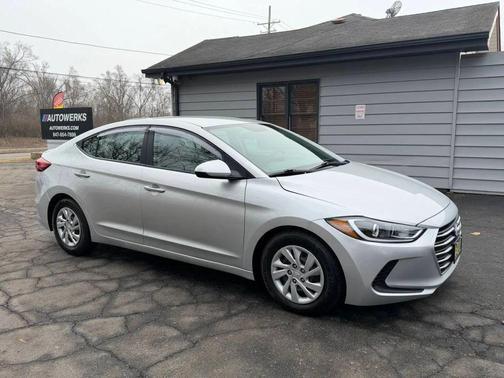 2018 Hyundai ELANTRA SE