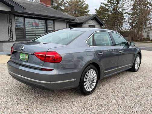 Platinum Gray Metallic 2016 Volkswagen Passat 1.8T SE