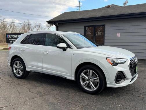2021 Audi Q3 45 S line Premium