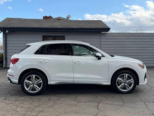 2021 Audi Q3 45 S line Premium