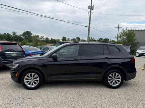 Deep Black Pearl 2019 Volkswagen Tiguan 2.0T S 4MOTION