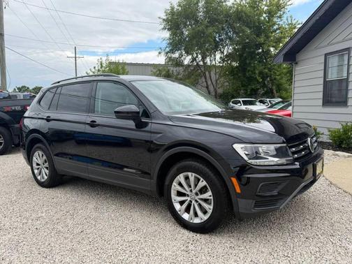 Deep Black Pearl 2019 Volkswagen Tiguan 2.0T S 4MOTION