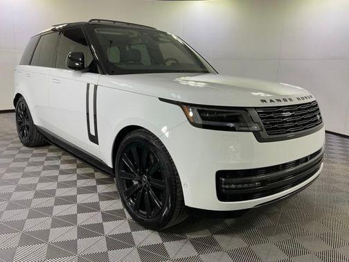 2025 Land Rover Range Rover P550e SE