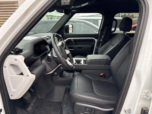 2025 Land Rover Defender P300