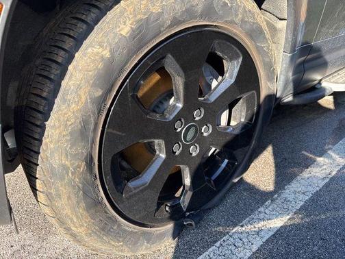 2022 Land Rover Defender 110 SE