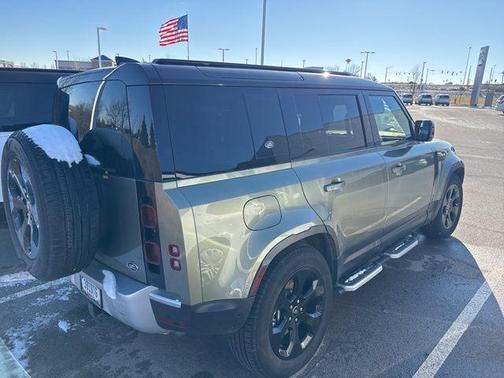 2022 Land Rover Defender 110 SE
