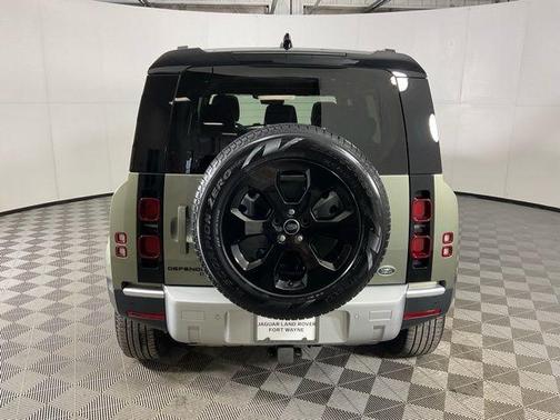 2022 Land Rover Defender 110 SE