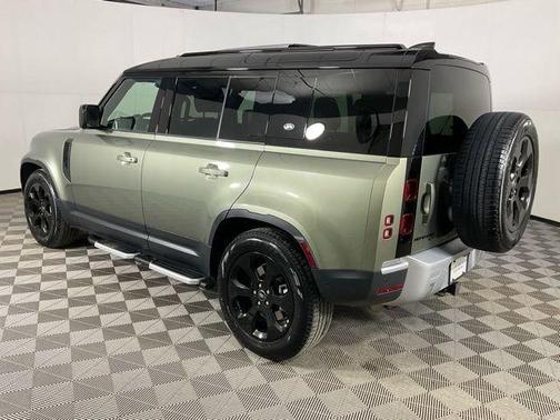 2022 Land Rover Defender 110 SE