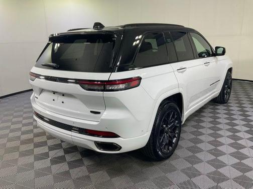 2024 Jeep Grand Cherokee Summit