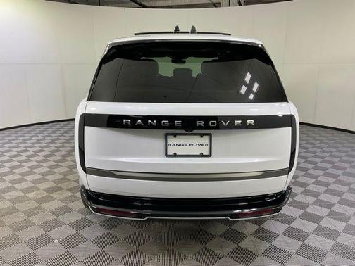 Ostuni Pearl White 2026 Land Rover Range Rover P530 SE 7 Seat