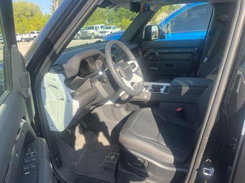 2025 Land Rover Defender P300