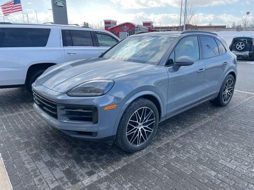 2025 Porsche Cayenne Base