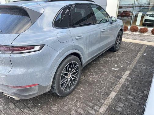 2025 Porsche Cayenne Base