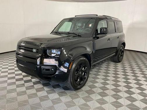 2024 Land Rover Defender P400 X-Dynamic SE