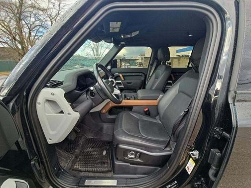 2023 Land Rover Defender X-Dynamic SE