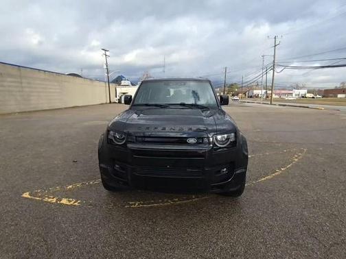 2023 Land Rover Defender X-Dynamic SE