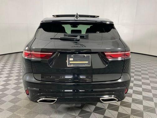 2024 Jaguar F-PACE P400 R-Dynamic S