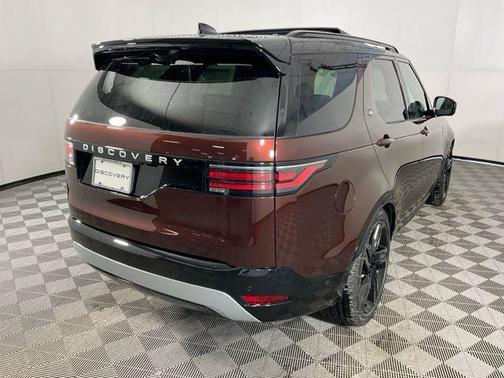 2026 Land Rover Discovery Tempest Edition