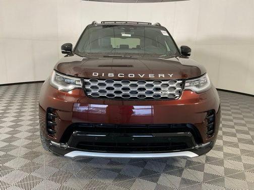 2026 Land Rover Discovery Tempest Edition