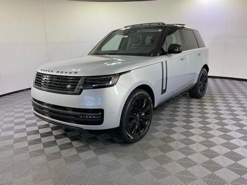 2025 Land Rover Range Rover P530 SE