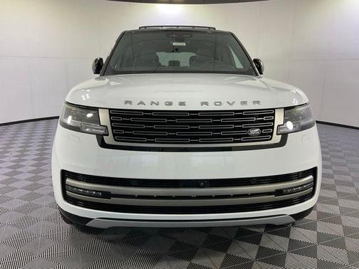 2025 Land Rover Range Rover P550e SE