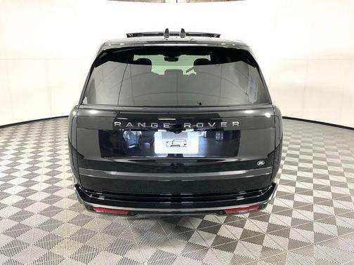 2025 Land Rover Range Rover P400 SE 7 Seat
