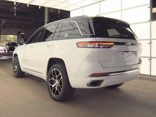 2024 Jeep Grand Cherokee Summit