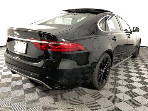 2024 Jaguar XF R-Dynamic SE