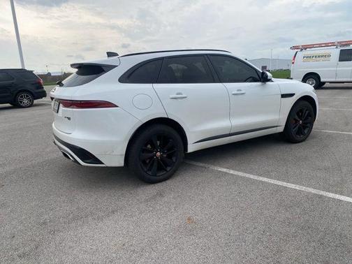 Fuji White 2023 Jaguar F-PACE R-Dynamic S
