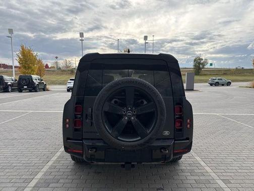 2023 Land Rover Defender X-Dynamic SE