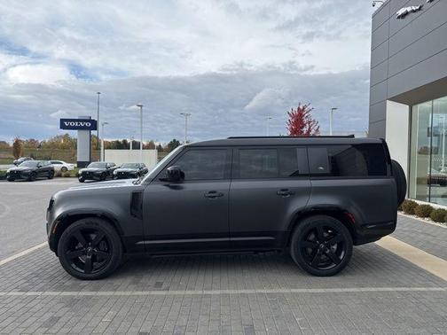 2023 Land Rover Defender X-Dynamic SE