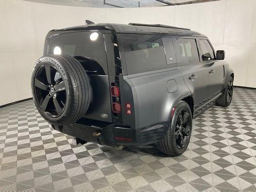 2023 Land Rover Defender X-Dynamic SE