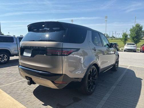 2025 Land Rover Discovery P360 Dynamic SE