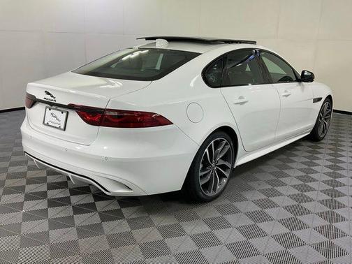 2024 Jaguar XF R-Dynamic SE