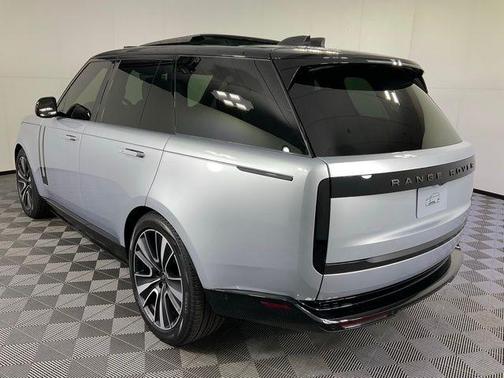 2025 Land Rover Range Rover P530 SE