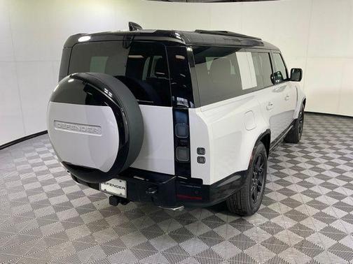Borasco Grey 2026 Land Rover Defender P400 X-Dynamic SE
